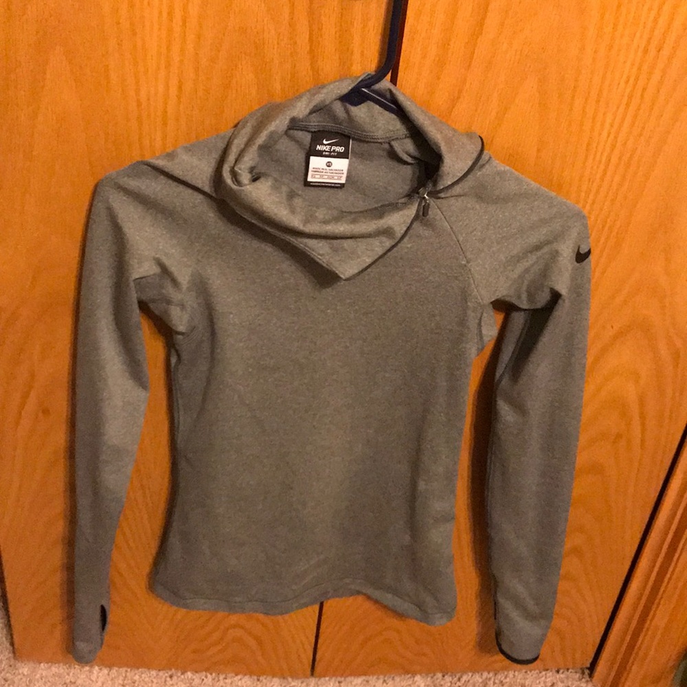 Nike pro pullover